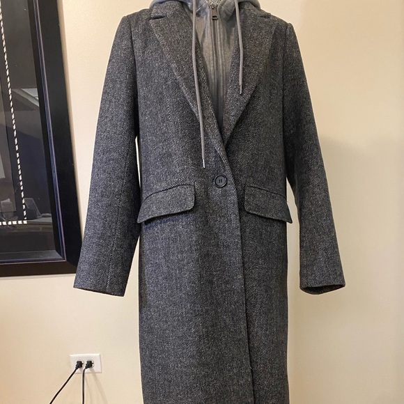 Warm long coat with an additional hood - Picture 1 of 5